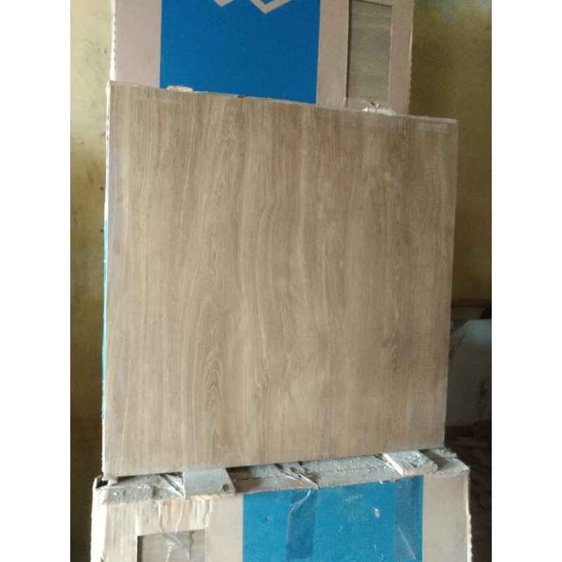 granit 60x60 serat kayu met D