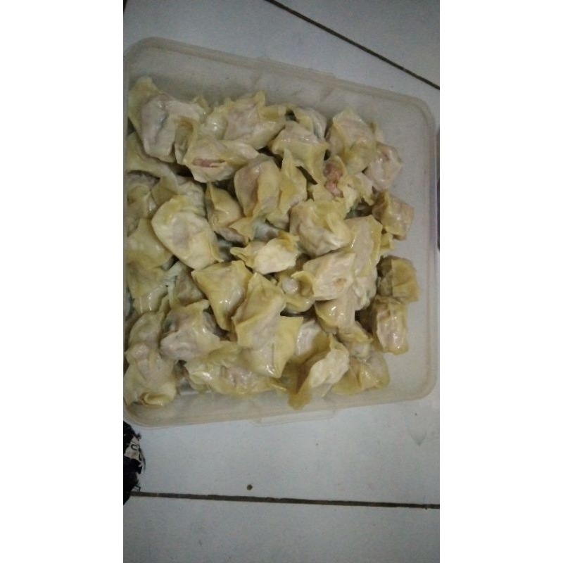 

pangsit ayam isi 20 plus Chili oil