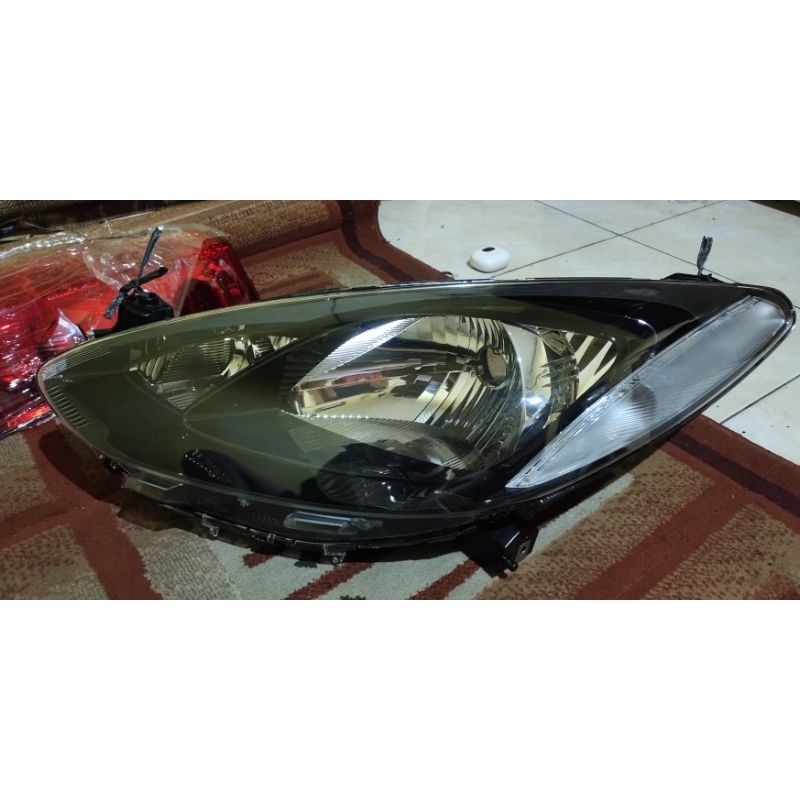 headlamp Mazda2 2012 original