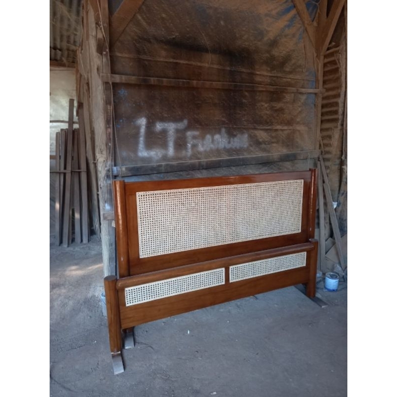 TEMPAT TIDUR MINIMALIS KAYU JATI TEMPAT TIDUR MINIMALIS ROTAN TEMPAT TIDUR KAYU JATI