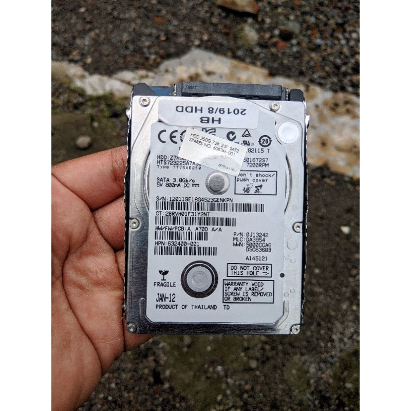 hardisk notebook toshiba 250GB kalau gk kliru NB 520 original copotan, masih normal bosq