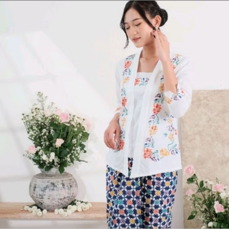 Kebaya Encim Batik 7/8 Katun by Khalisa Batik Putih