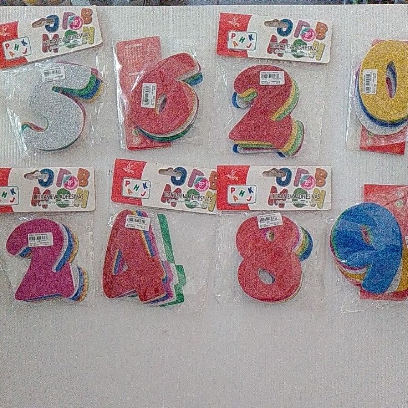 

Stiker angka spon Glitter 5,6,2,0,2,4,8,9