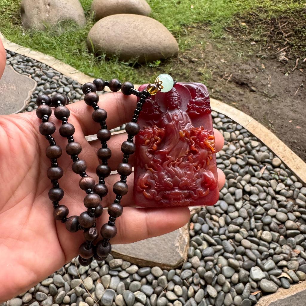 Kalung Kotak Batu Merah Ukir Naga Guan Yu Guan Yin Buddha / Liontin Persegi 2 Sisi Motif Dewi Kwan