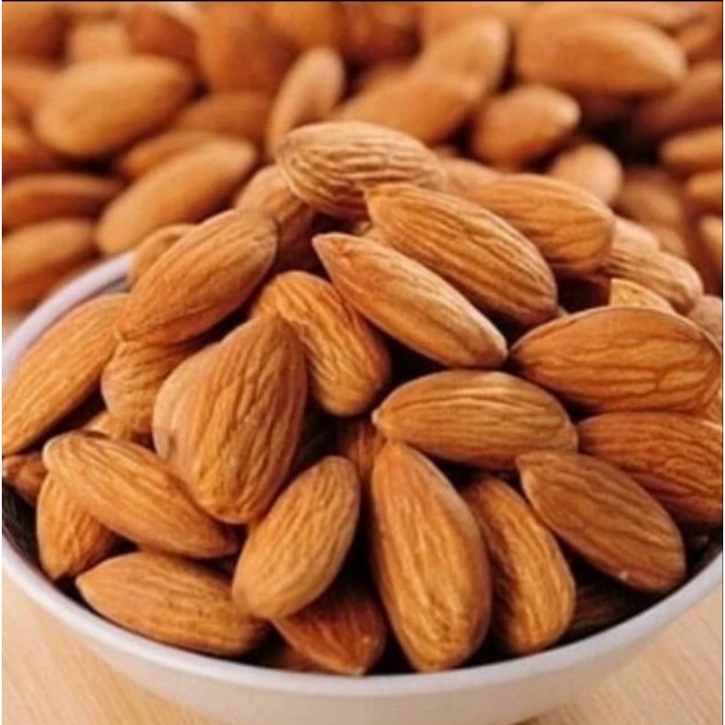 

Kacang Almond Kupas Panggang Rasa Original 1kg Kacang Almond Kupas Rosted 1kg Rasa Original