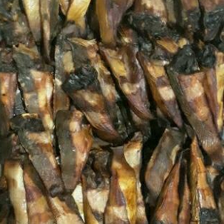 

ikan asap khas pemalang pee/pari asap 1 pak isi 10 potong