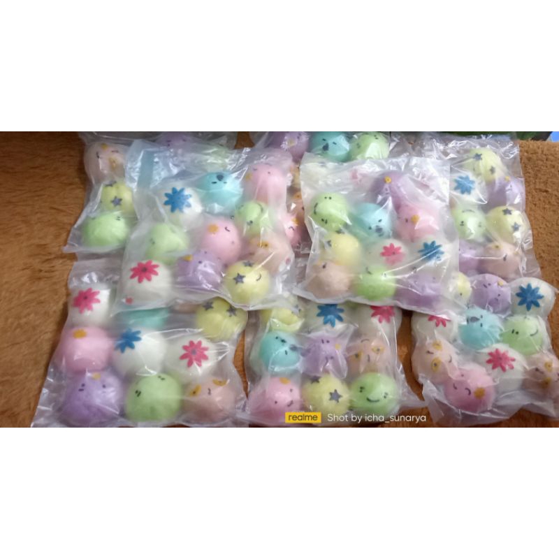 

bakpao karakter mini isi 10pcs gambar random bisa buat bekal anak sekolah
