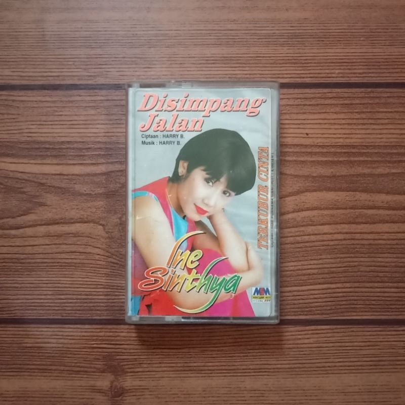 Kaset INE SINTHYA Disimpang Jalan