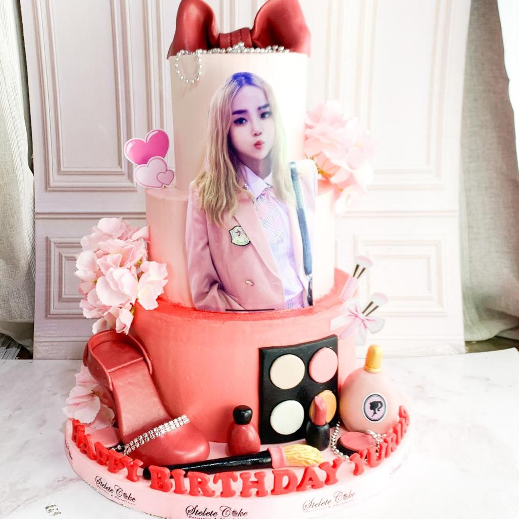 

Kue Ulang Tahun/Birthday Cake/Kue Ultah Tema Barbie/Kue Birthday Jakarta