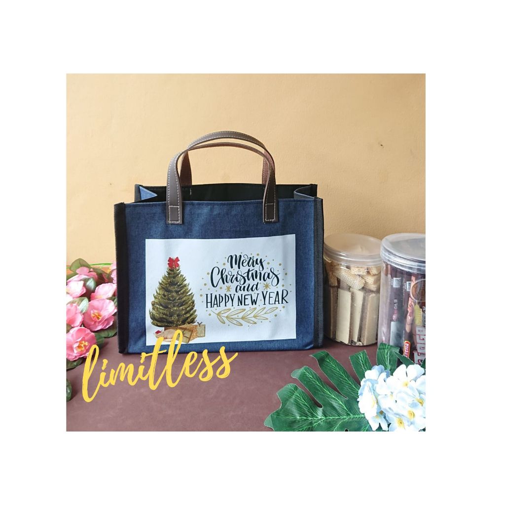

Limitless - Tas Hampers JOY Denim dengan Sablon / Tas Bingkisan Natal / Goodie Bag Christmas / Bingkisan Kue Toples / Hadiah Natal