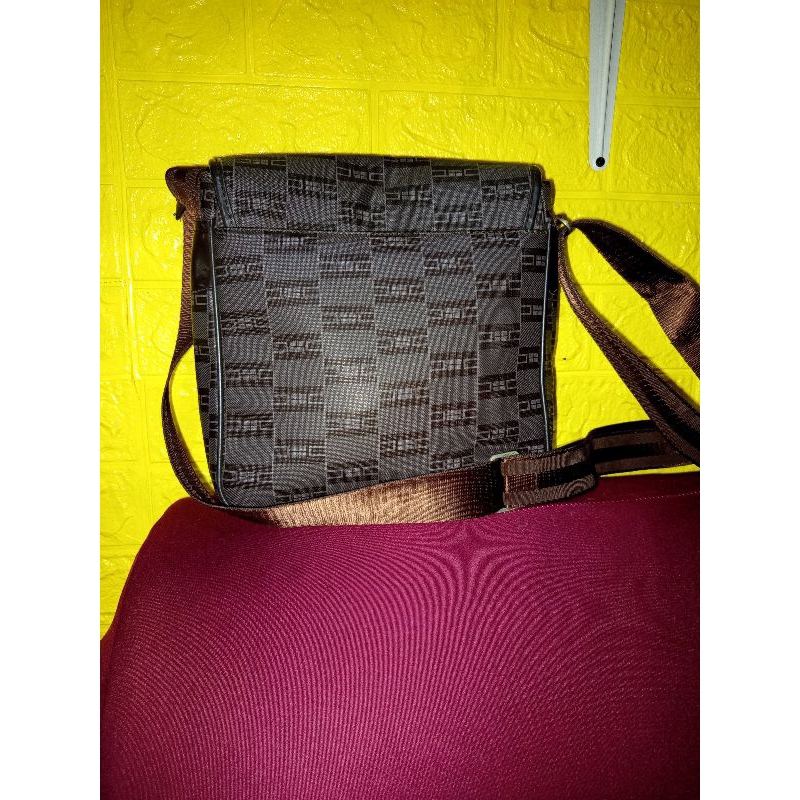 tas slempang pria bagus