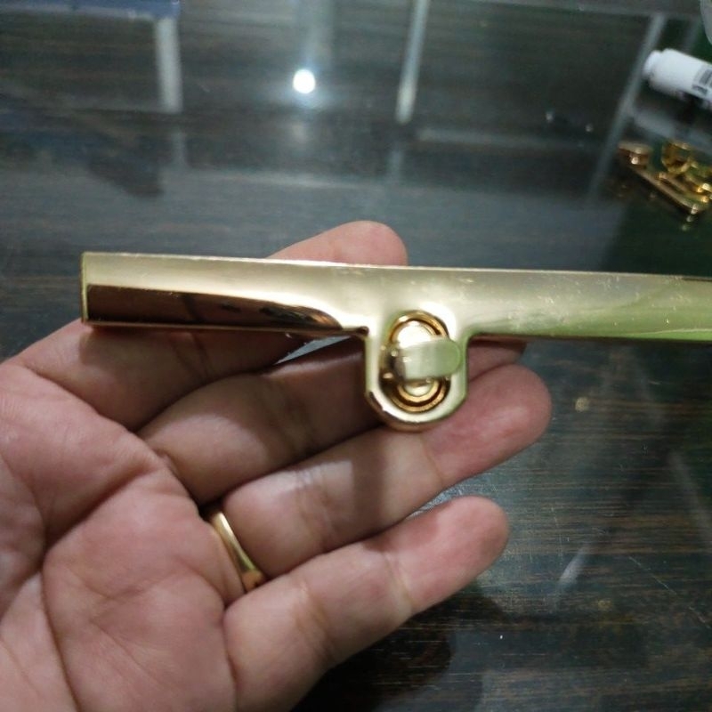 Aksesoris kunci putar lurus gold untuk tas dan dompet