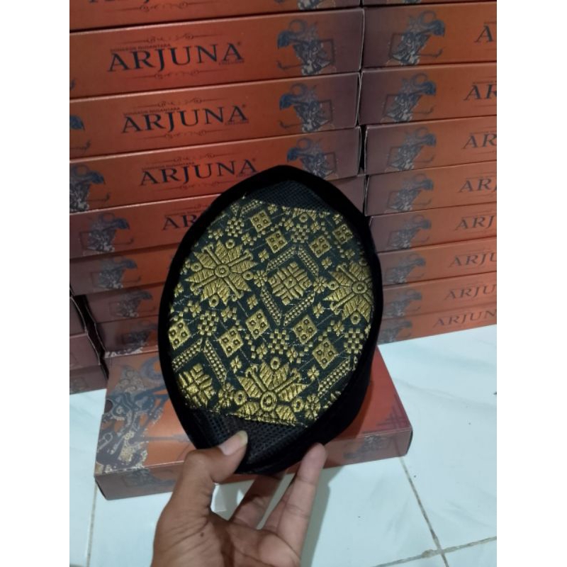 SONGKOK Bludru Hitam Motif Kain Songket Emas Tinggi:7cm - 10cm