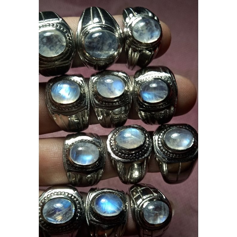 cincin batu Biduri bulan