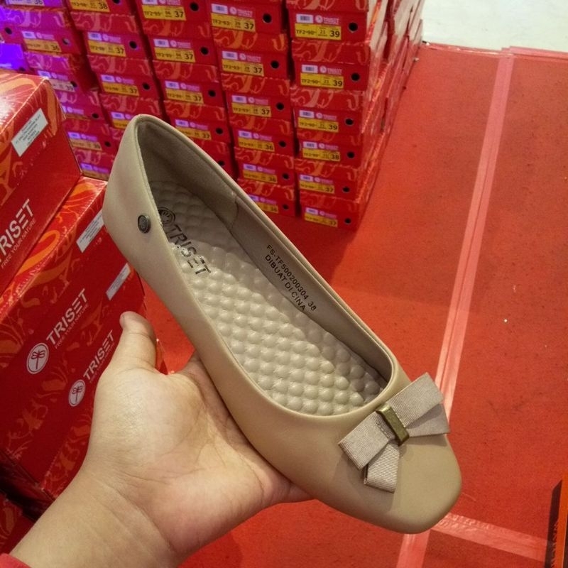 Triset sepatu slop wanita ringan dengan motif pita depan