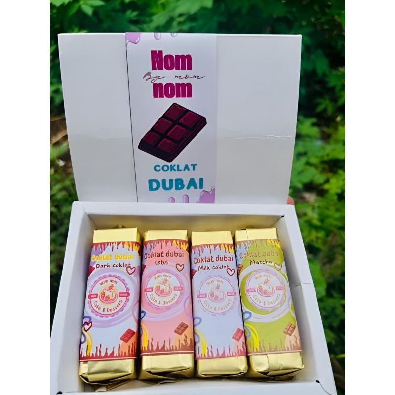 

Coklat Dubai Kunafa Mix 4 Rasa Kemasan Box Hampers Premium