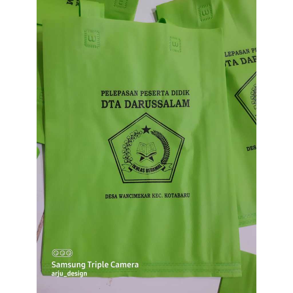 

Jasa_Sablon_Tas_Godebag_Tas_Spounboud