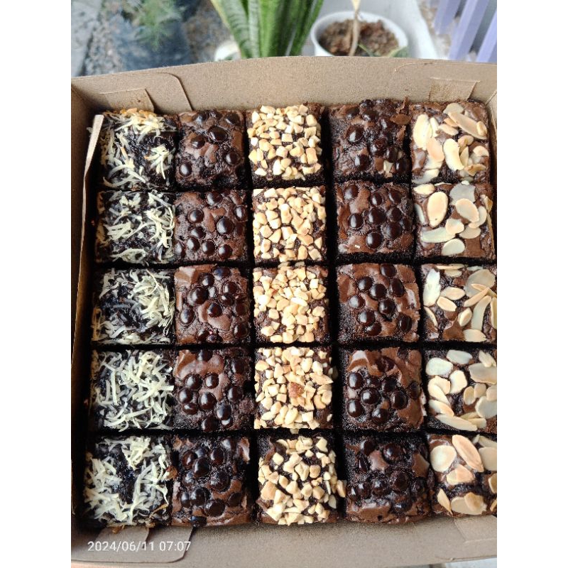

Brownies Oven/Panggang/Fudgy brownies/Brownies sekat/Brownies Potong 20x20