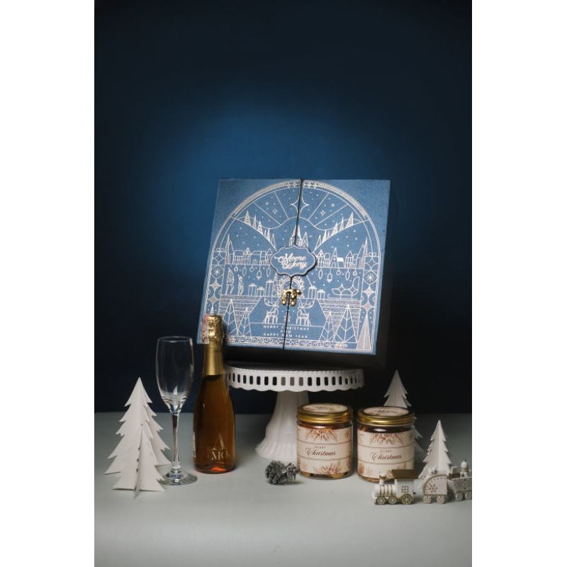 

THE OPERA HAMPERS