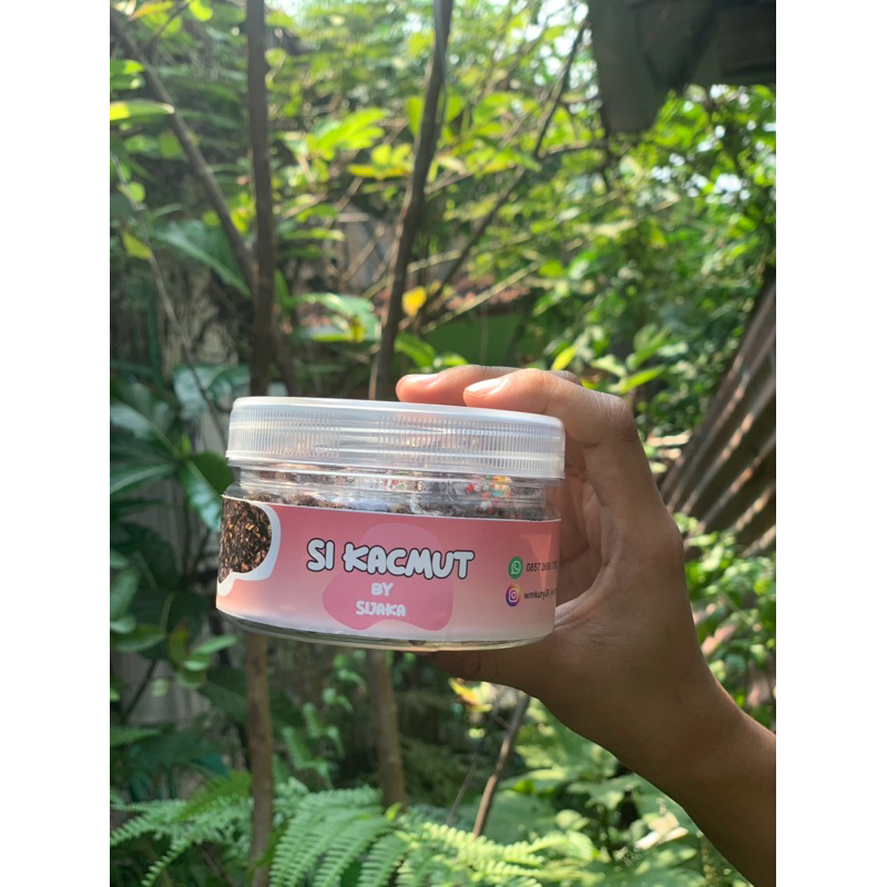 

Si Kacmut (Kacang Selimut) by SIJAKA
