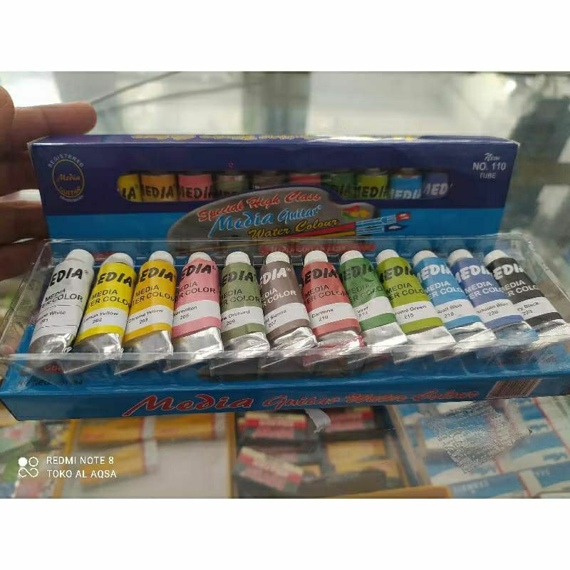 

Cat Air Media 12 Warna