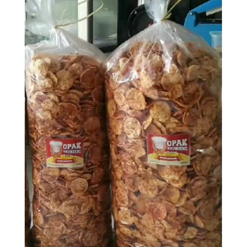 

Opak serundeng Halal renyah kriuk gurih pedas manis