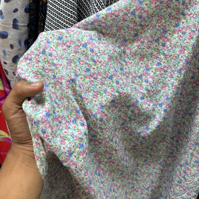 kain katun cringkel motif bunga kecil - kain katun motif premium - kain ceringkel motif premium - ka