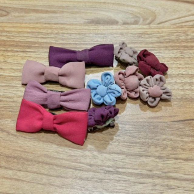 Bros Bunga dan Pita Kain Perca, akan dikirim warna random.