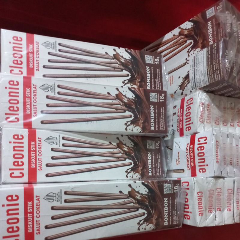 

CLEONIE STICK COKLAT ISI 12
