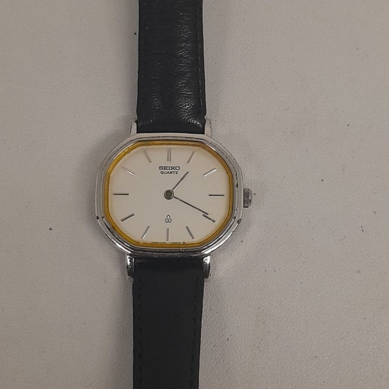 Vintage Seiko quartz 4720 5150 ladies series