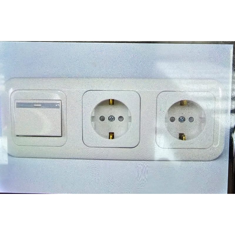 PANASONIC STOP KONTAK DOUBLE + SAKLAR ENGKEL 3 GANG PUTIH