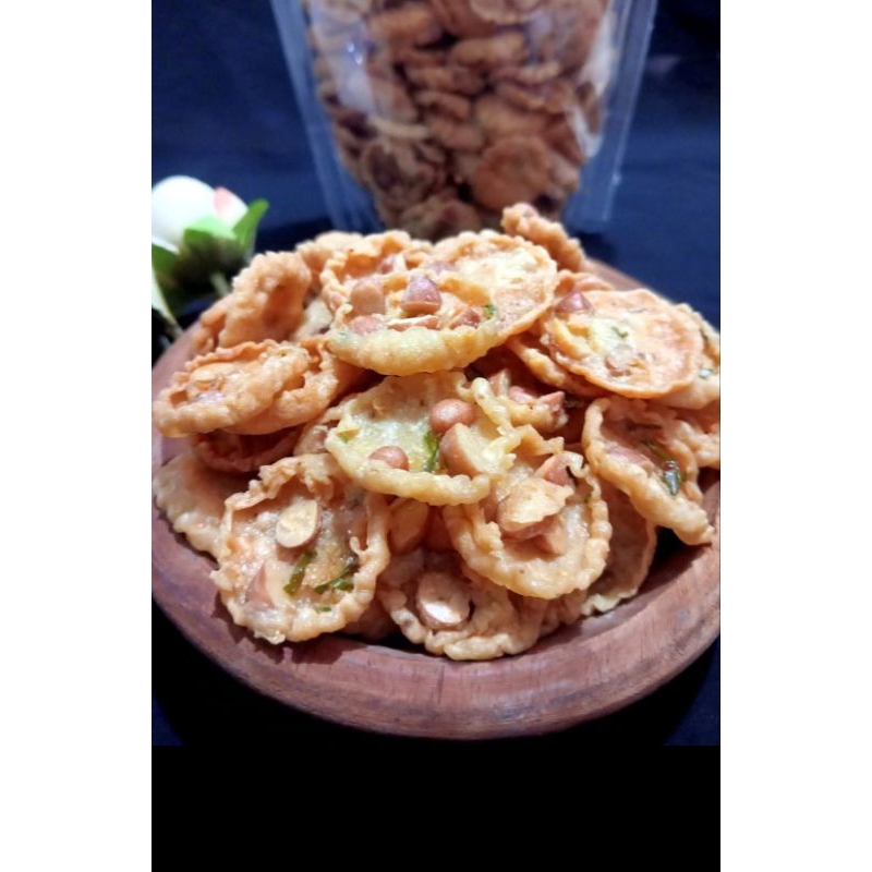 

Peyek koin 400gr / peyek kacang / peyek udang kecil / peyek teri / peyek kacang ijo