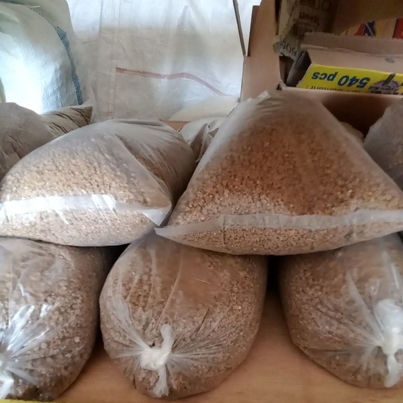 pakan ayam 511, burung perkutut, dan kucing