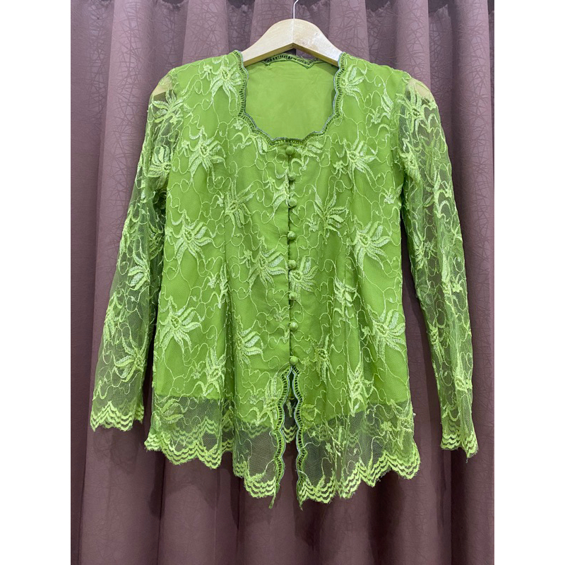 KEBAYA KARTINIAN WANITA // ATASAN KEBAYA IBU KARTINI MODERN // BAJU KEBAYA MODERN // PRELOVED