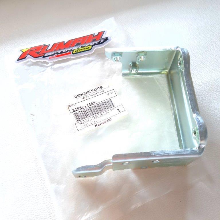 BREKET PLAT DUDUKAN BAWAH TANGKI BELAKANG NINJA RR OLD NEW ZX 32052-1445