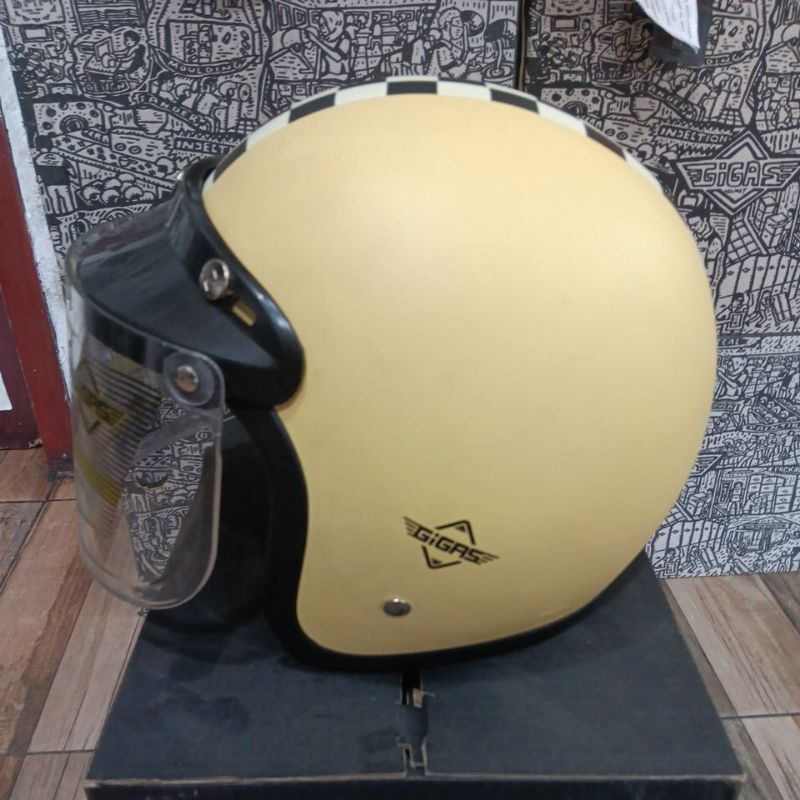 HELM GIGAS RETRO CLASIC