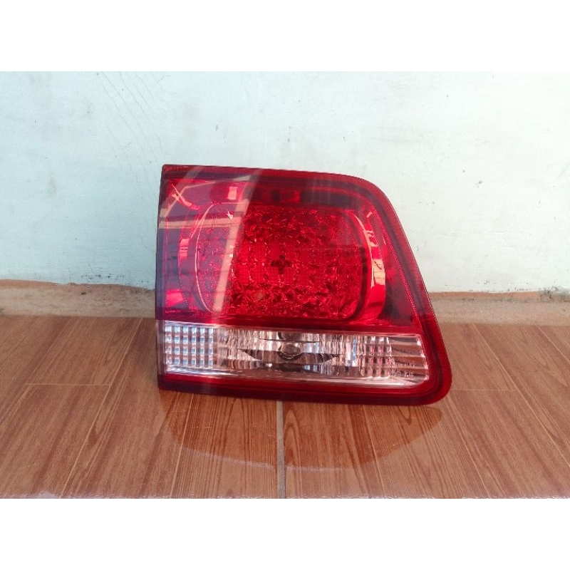 Lampu Bagasi Toyota Fortuner 2005-2007 Lampu Bagasi Fortuner kiri Original