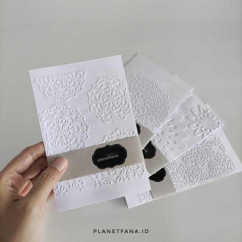 

planetfana • Kertas emboss motif doily