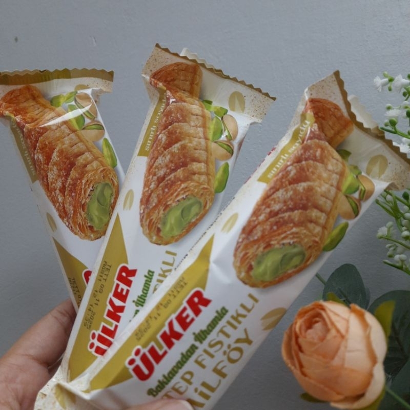

Ulker Snack Puff Pastry with Pistachio Cream Asli Turki