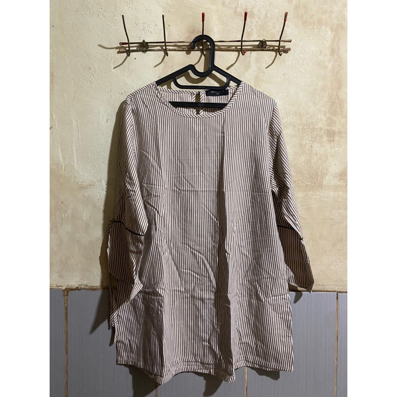 Preloved blouse simplicity