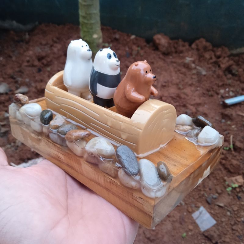 pajangan meja we bare bears toys kombinasi kayu batu dan resin