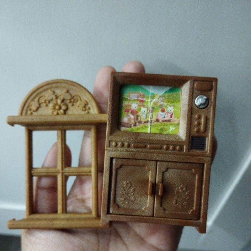 Sylvanian Families acc part Jendela + TV Preloved booked