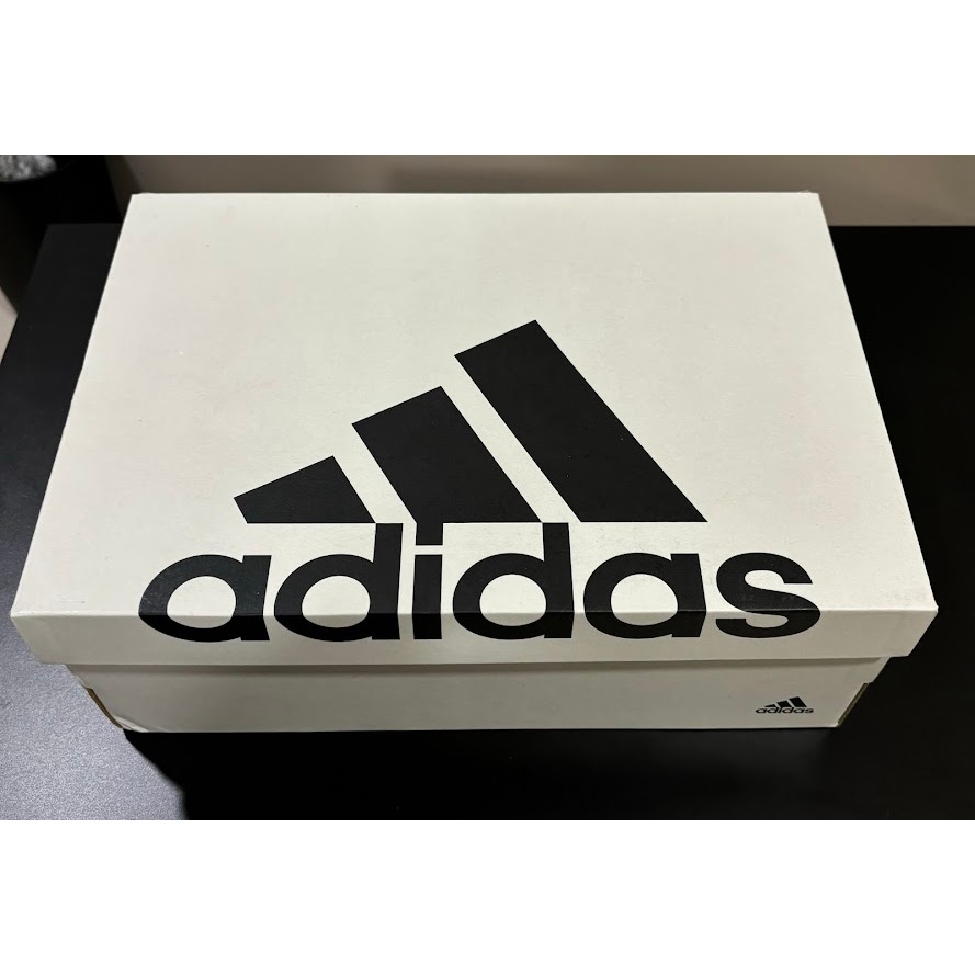 Box/Kotak sepatu Adidas original 100%