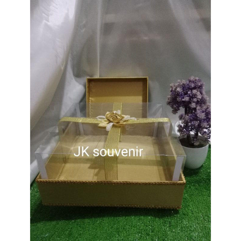 

kotak hantaran seserahan kue pita silang 30x30x7