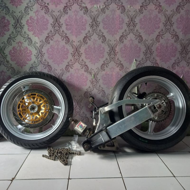 limbah moge swing arm gsx 750 velg 3.5 inch vleg cbr929 6inc