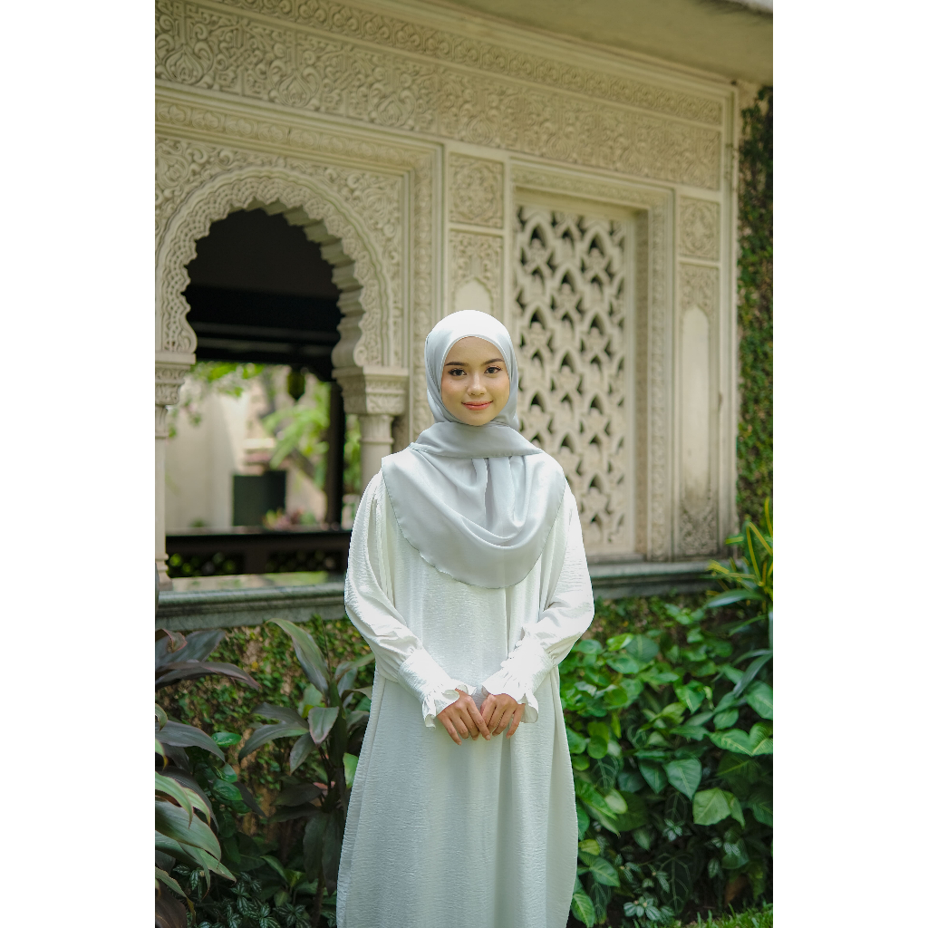Alqeera - Basic Scarf (Hijab Segiempat Daily Polycotton Bella Square Premium)