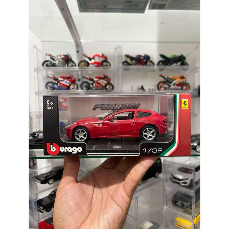 Bburago Ferrari FF 1:32 diecast