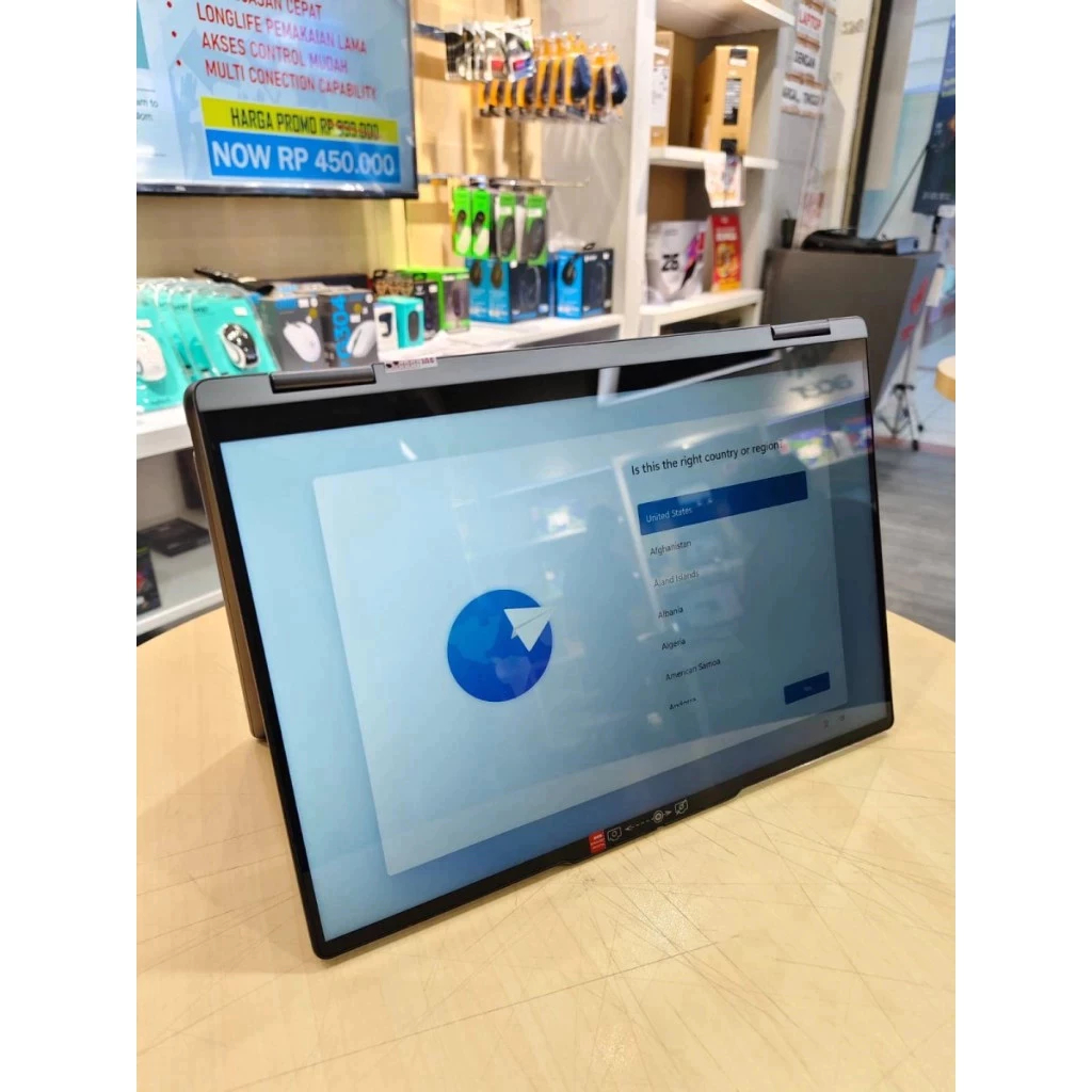 Laptop 2 in 1 Lenovo Yoga 7 Amd Ryzen 7 8840HS 16GB DDR5 1TB SSD Radeon 780M WUXGA OLED Backlit