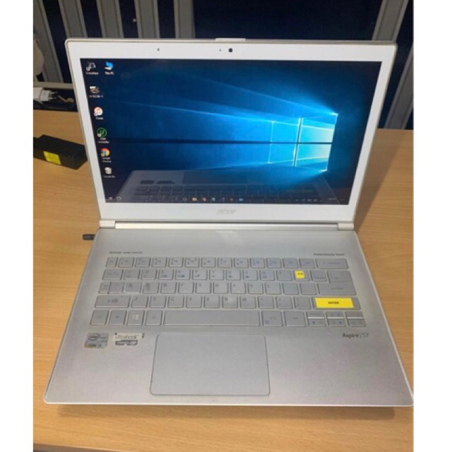 Laptop acer super slim Corei5 gen 3 ram 4Gb Ssd 128gb