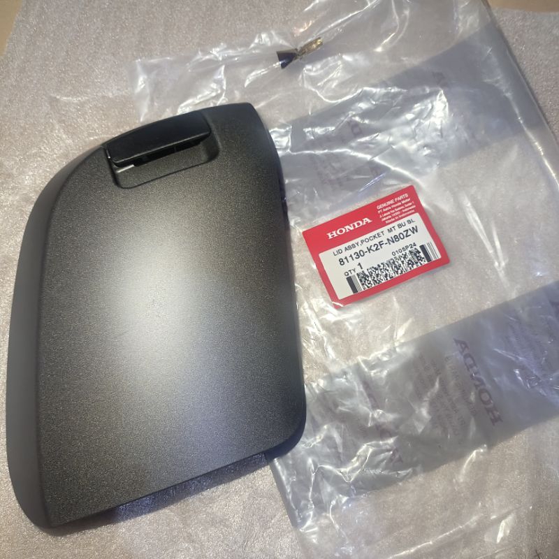 Cover Kantong Laci scoopy k2f Abu abu Grey Honda Scoopy K2F 81130K2FN80ZW